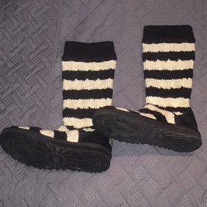 UGG Shoes - Black & White Tall Cable Knit Uggs UGG Shoes - Black & White Tall Cable Knit Uggs